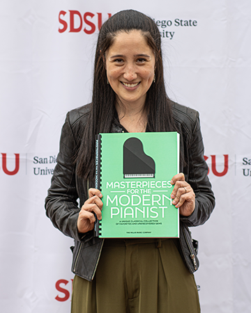 Sonya Schumann with book